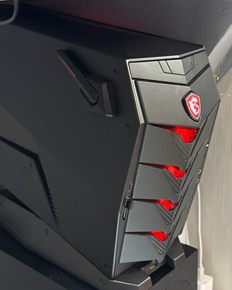 Computer fisso MSI e postazione