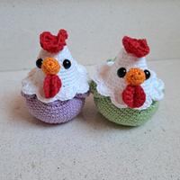 Gallunelle porta uovo all'uncinetto