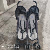 Vendiamo passeggino doppio