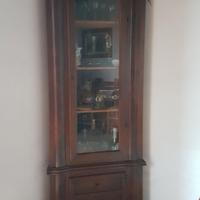 mobile vetrina angoliera