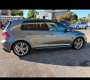 Golf  7 allestimento R Line