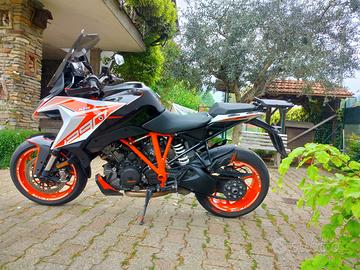 KTM 1290 Super Duke GT (2020)