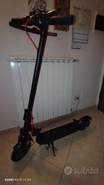 Monopattino elettrico  per adulti nuovo