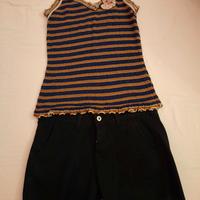 Set pantaloncino nero in denim e top con bretelle 