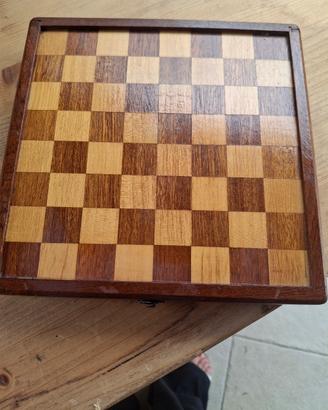 schacchiera vintage  in legno