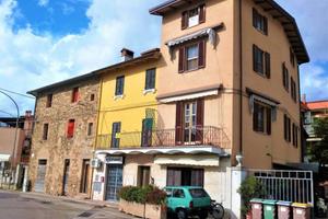 Casa indipendente di 190 m² con 5 locali e box aut