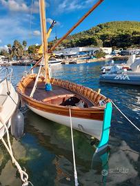 Gozzo tradizionale a vela latina