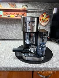 Macchina del caffé KOENIC con montalatte integrato