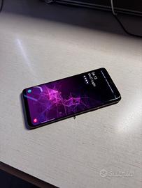 Samsung Galaxy S9 Plus con difetto schermo