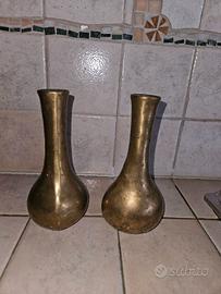 Antichi vasetti in bronzo