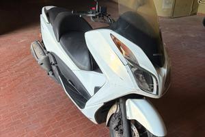 Honda Forza 300
