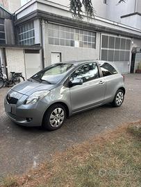 Toyota Yaris luna 3 porte
