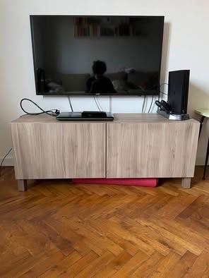 Mobile TV IKEA BESTÅ con 2 ante come nuovo
