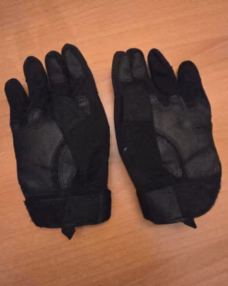 Guanti moto con protezione nocche