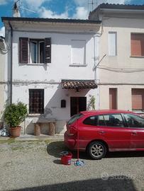 Piccolo bilocale in contesto case corte