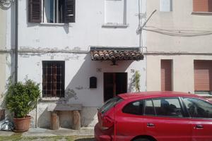 Piccolo bilocale a Sarmato in contesto case corte