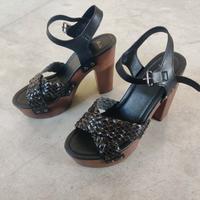 Sandali con tacco e plató