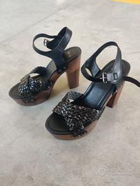 Sandali con tacco e plató