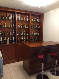 Arredamento bar in legno massello 