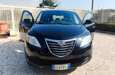 Lancia Ypsilon del 2014 1200 Benz/gas