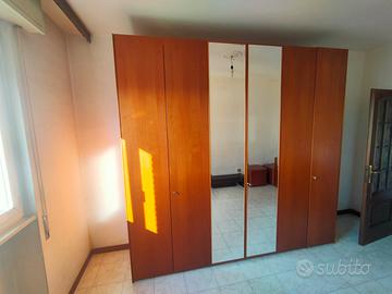 Arredo camera - Armadio - Comodini - Cassettiera