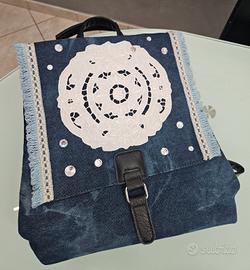 zaino in jeans con dettagli Handmade 
