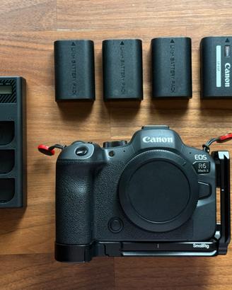 Canon R6 mark ii + 4 batterie + Piastra Smallrig