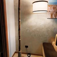 lampada da terra realizzata in Bambù e Juta design