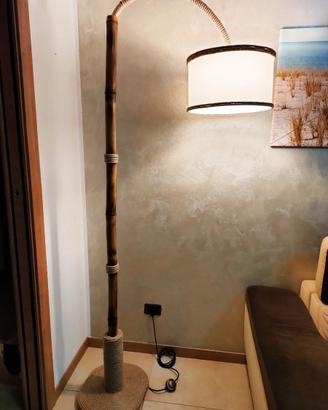 lampada da terra realizzata in Bambù e Juta design