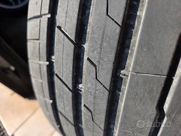 4 Gomme Estive Hankook iON evo 235/40 R19 96W