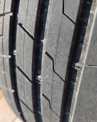 4 Gomme Estive Hankook iON evo 235/40 R19 96W