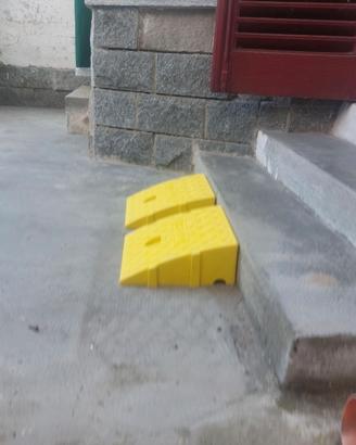 Rampe in plastica per marciapiede o per scalino