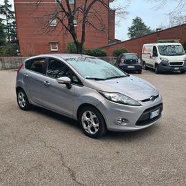 ford fiesta 1.2 benzina km 30.000 ok neopatentati