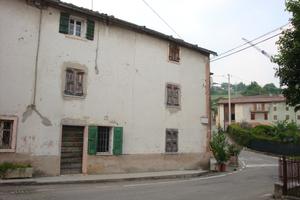 Rustico in collina a Grezzana con giardino