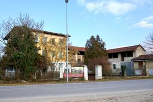 FABBRICATO STORICO con annessi e ampio scoperto...