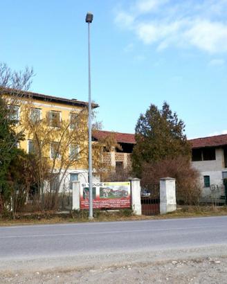 FABBRICATO STORICO con annessi e ampio scoperto...