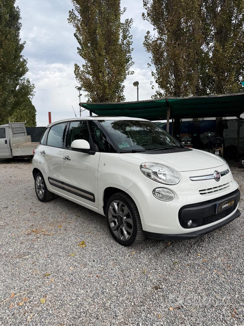 Fiat 500L 2013 photo 2