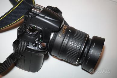 Reflex D5000 + Nikon AF-S DX Nikkor 18-55mm