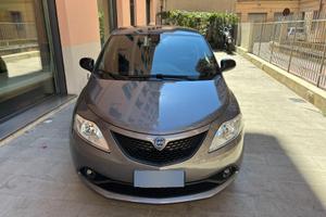 Lancia Ypsilon Hybrid Gold