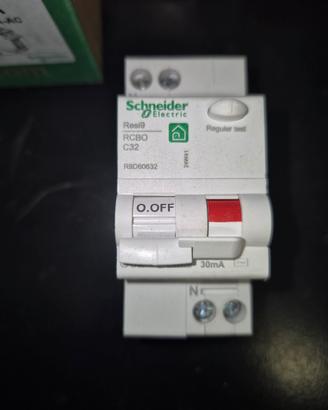 interruttore diff. magnetotermico   schneider  c32
