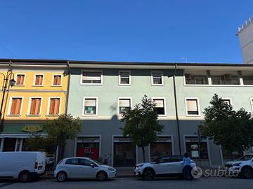 LOCALE USO UFFICIO DI 120 mq CON POSSIBILITA' D...