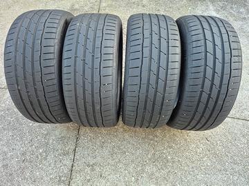 4  Gomme.  225 / 50 / R 17  Estive 