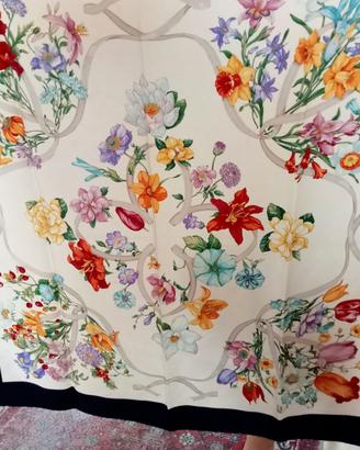 Foulard,Carré in twill di seta con stampa Flora.