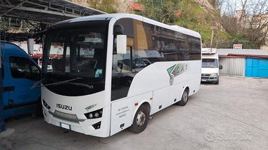 Isuzu Novo Ultra 5 EEV- Autobus turistico 30 posti