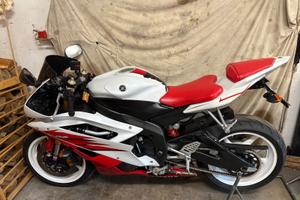 Yamaha R6