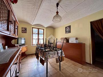 CASA SEMINDIPENDENTE A CASTAGNOLE PIEMONTE