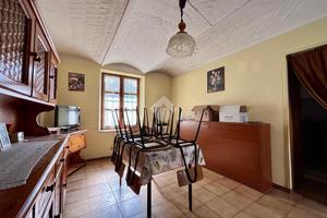 CASA SEMINDIPENDENTE A CASTAGNOLE PIEMONTE