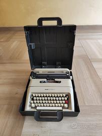 Macchina da scrivere Olivetti lettera 35