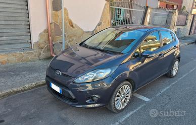 FORD Fiesta 1.4 TDCi 70CV Titanium – 5 porte 