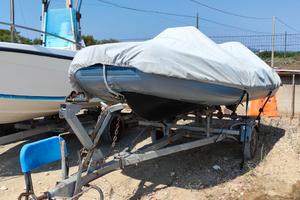 Gommone e carrello senza motore